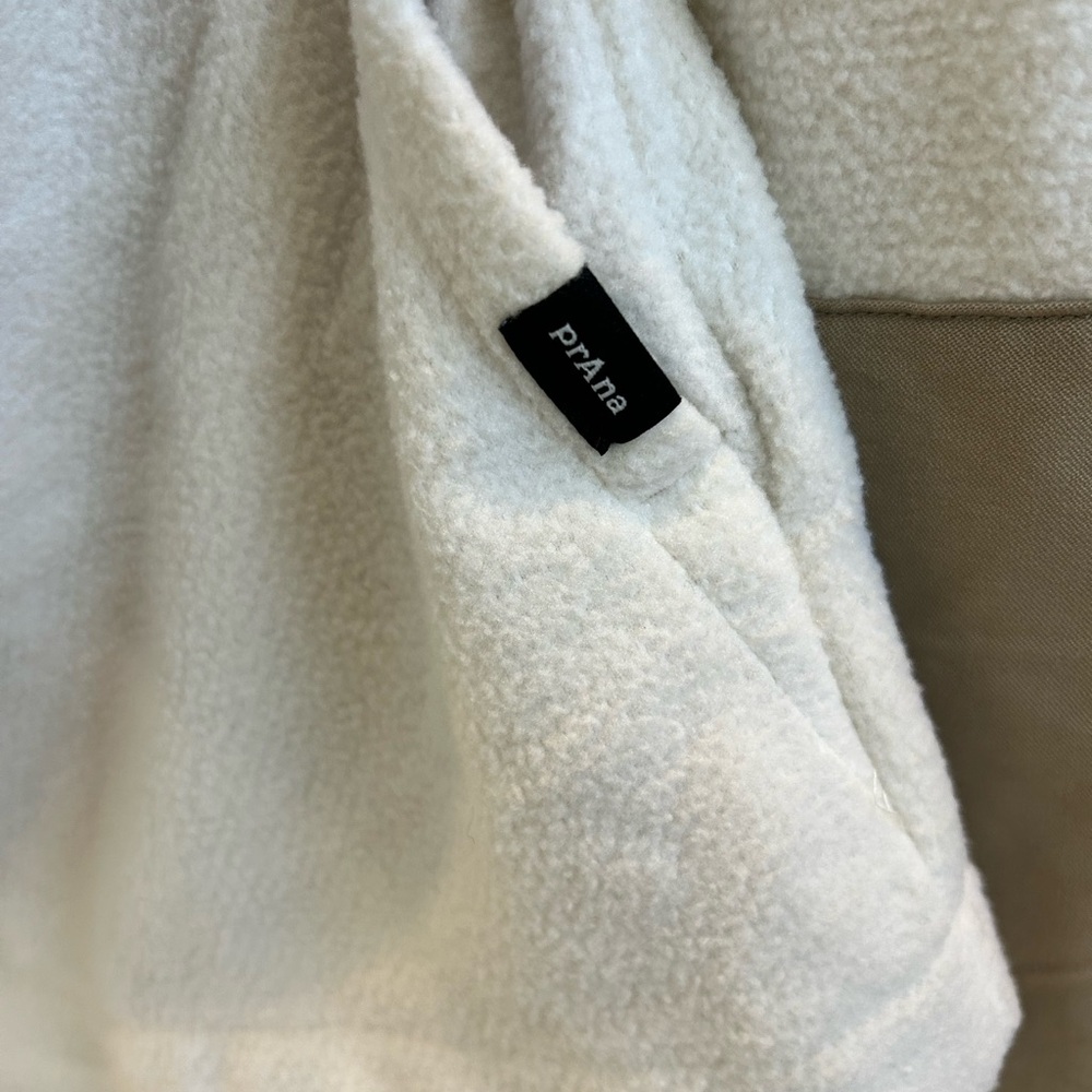 NWT Prana Women's Cream and Tan Fleece Jacket, Size XL - Picture 6 of 8